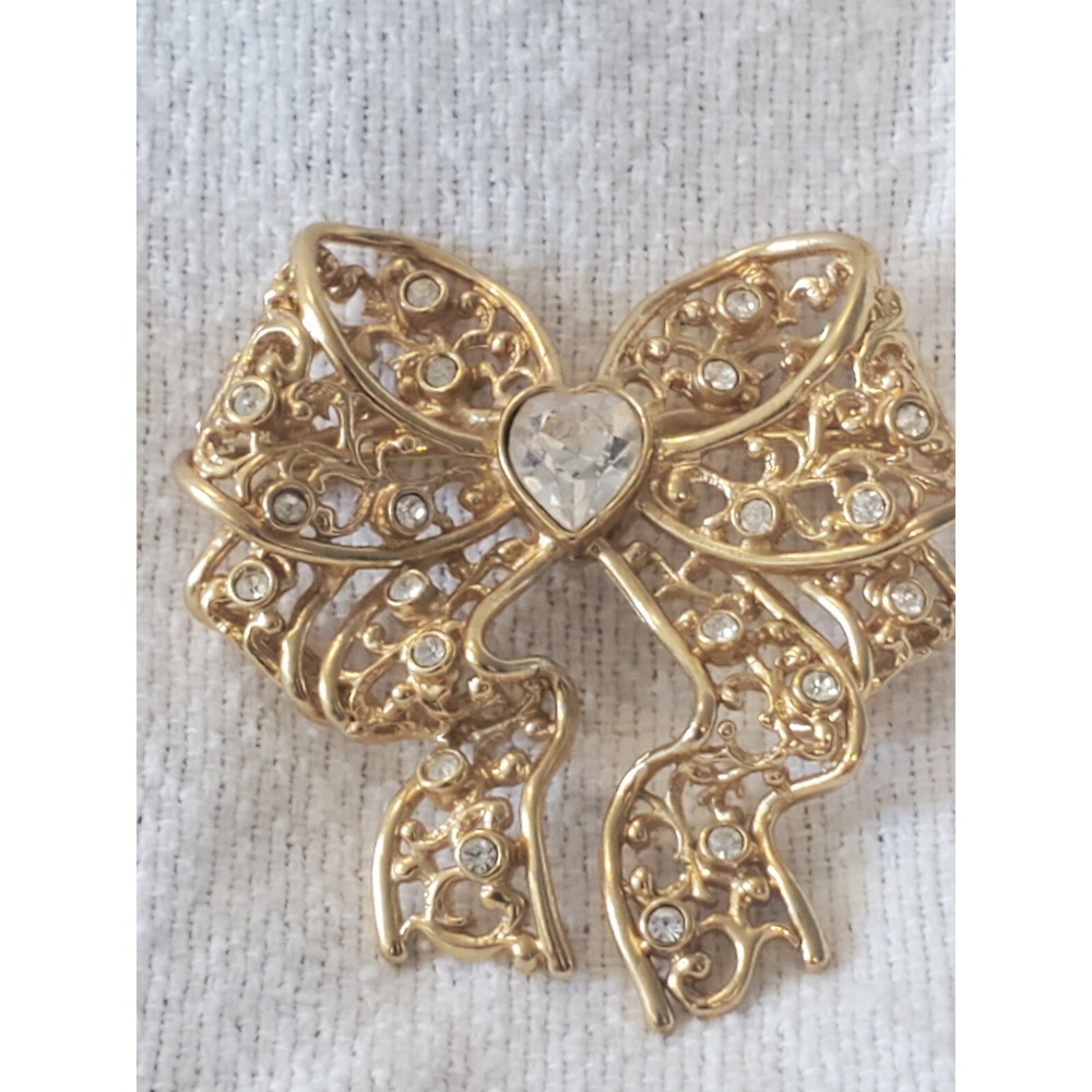 BROOCH GOLD TONE SIGNED PIN 2" RHINESTONE HEART BOW Smithsonian Institute SI